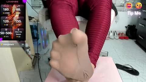 laurita online show from February 11, 1:15 pm