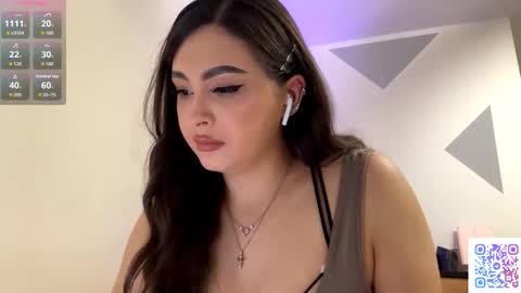 Yumi online show from March 13, 8:45 pm