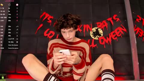 Snapshot of colestorm chatting on October 26, 9:14 pm COLE online show from October 26, 9:14 pm