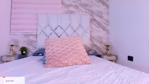 colett online show from April 16, 12:38 pm