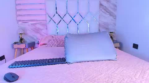 colett online show from June 13, 11:53 am