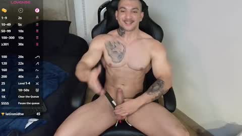 colombianmuscle8 online show from February 10, 3:15 pm