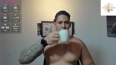 coltonmassif_ online show from December 3, 6:47 am