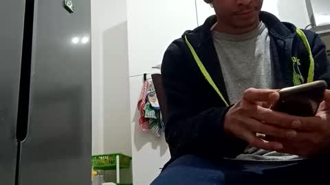 comobailamioso online show from January 19, 9:45 pm