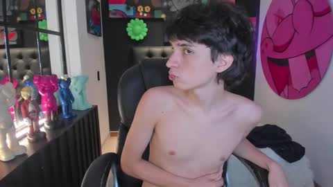 connor_stone_ online show from November 27, 9:22 pm