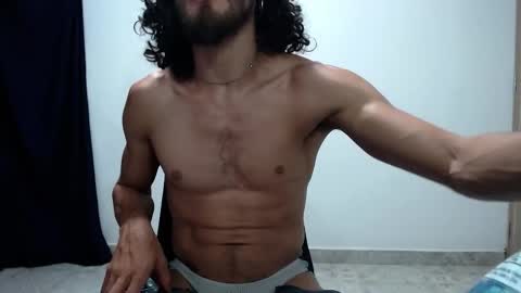 contortionist09 online show from February 21, 1:41 am