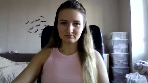 cora_fora online show from November 5, 10:50 am