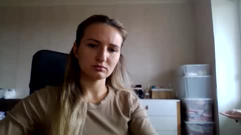 cora_fora online show from September 16, 8:06 am