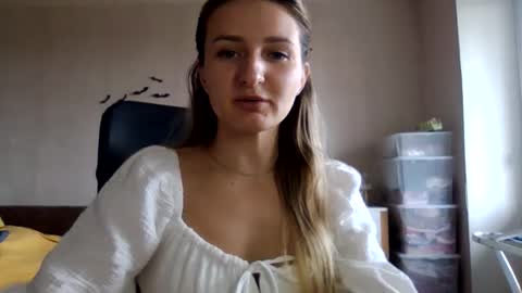 cora_fora online show from October 3, 9:17 am