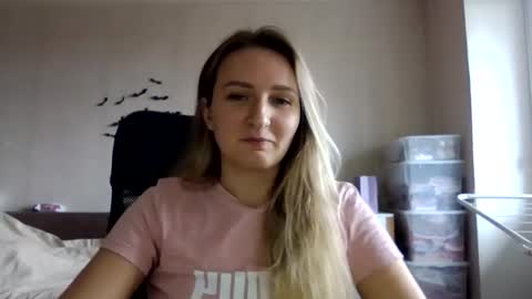 cora_fora online show from November 3, 10:38 am