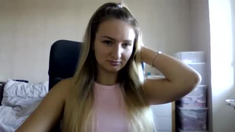 cora_fora online show from September 21, 7:23 am