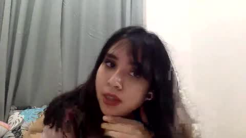 Liz Gwyneth Charlota online show from May 26, 4:35 pm