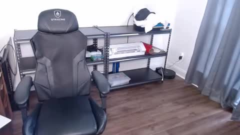 countrystrong35 online show from January 7, 3:17 pm