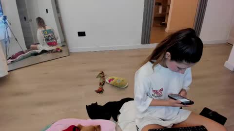 couple_funnyy online show from March 5, 4:13 am