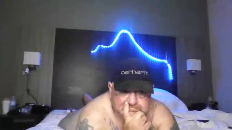 Snapshot of couple_pleaser1 chatting on October 25, 1:50 am Ieathairytacos online show from October 25, 1:50 am