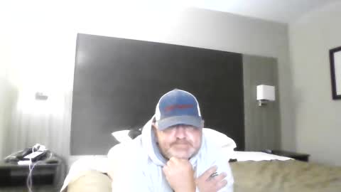 Snapshot of couple_pleaser1 chatting on September 29, 11:15 pm Ieathairytacos online show from September 29, 11:15 pm