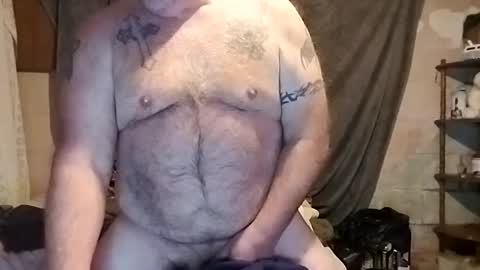 Snapshot of couple_pleaser1 chatting on February 26, 3:57 am Ieathairytacos online show from February 26, 3:57 am