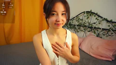 Snapshot of coventinaashfield chatting on October 24, 7:20 am Yui online show from October 24, 7:20 am