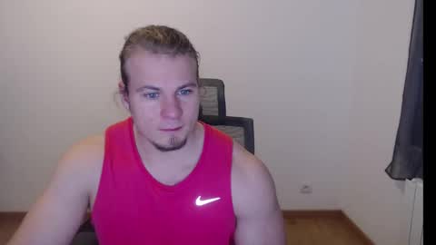 crazyangel8 online show from December 13, 11:39 pm