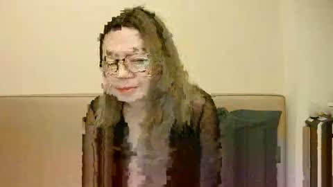 Snapshot of crazychika chatting on October 19, 4:00 pm Kelly   online show from October 19, 4:00 pm