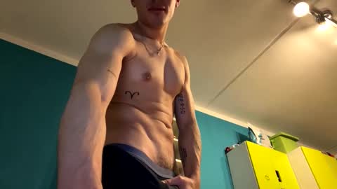 Snapshot of crazydickboy3 chatting on February 3, 3:17 pm crazydickboy3 online show from February 3, 3:17 pm