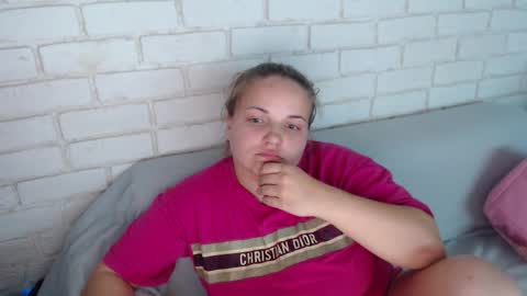 Crazyy Girl  online show from September 17, 3:15 pm