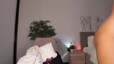 ALEXA AND WALLY online show from September 24, 5:30 pm