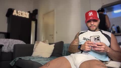 Horny Guys online show from November 17, 9:50 pm