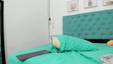 cris_dulce online show from October 30, 8:42 pm