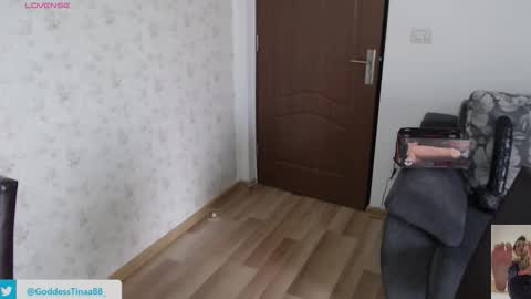 cris_tinne online show from November 7, 7:33 am