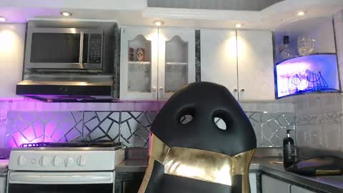 Cristina Onazis online show from April 26, 5:43 pm