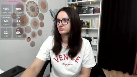 Snapshot of crissnight chatting on September 12, 7:54 am Twitter Christinne p online show from September 12, 7:54 am