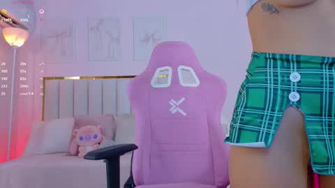 Cristal  online show from October 18, 12:48 am