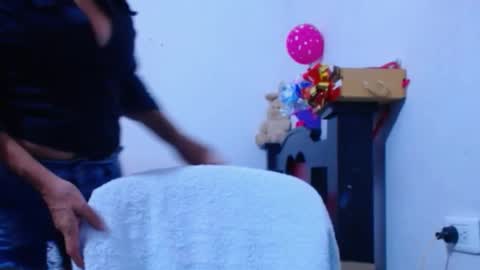 cristal_collins1 online show from February 26, 5:03 am