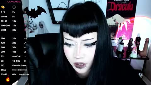 Cris online show from March 25, 8:59 pm