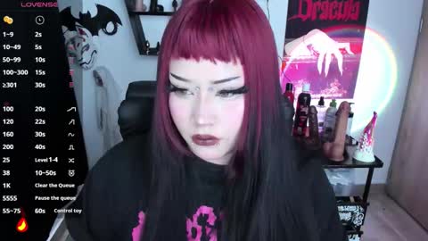 Snapshot of cristal_kosh chatting on September 19, 6:11 pm Cris online show from September 19, 6:11 pm