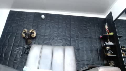 Hanna  online show from April 11, 10:30 am