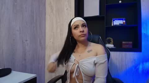 CRISTAL  VIOLETA online show from January 10, 2:39 am