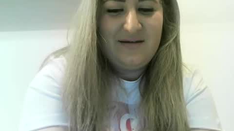 cristina20021991 online show from December 16, 8:26 pm