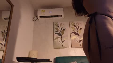 Cris  online show from May 9, 7:53 pm