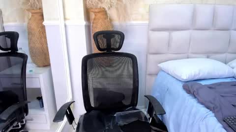 CristineRain online show from April 13, 7:56 am