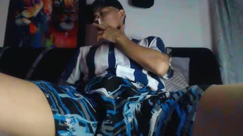 criistofer online show from November 17, 8:28 am