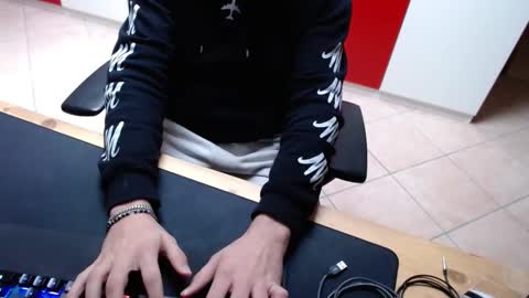 crocken_bisc online show from March 14, 2:32 pm