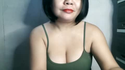 Snapshot of crystal_april chatting on February 8, 11:33 am Crys online show from February 8, 11:33 am