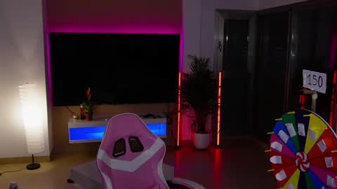 Crystal online show from February 8, 10:46 pm