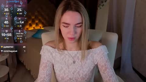 crystal_hanna online show from December 17, 1:45 am