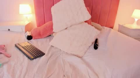  Crystal  online show from September 17, 7:23 am