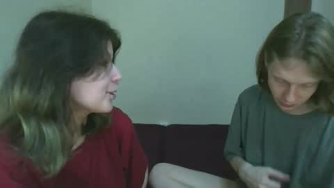 Snapshot of crystal_porn_love chatting on October 27, 8:58 am Crystal and Marcl online show from October 27, 8:58 am