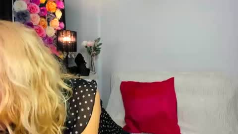 Crsyatal online show from October 22, 3:46 pm