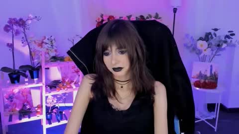 crystallbloom online show from December 16, 5:19 pm